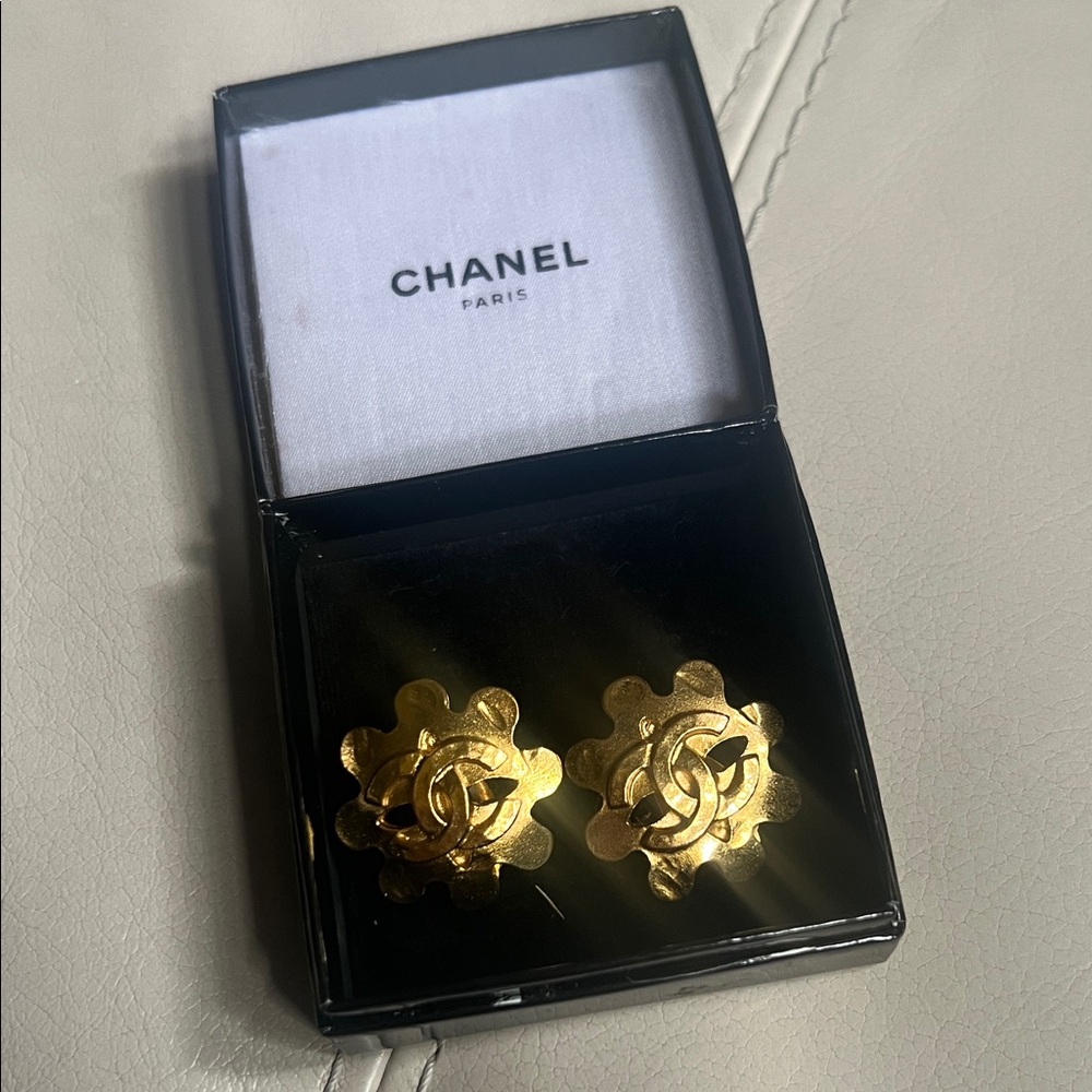 Vintage CHANEL Gold Floral Earrings
